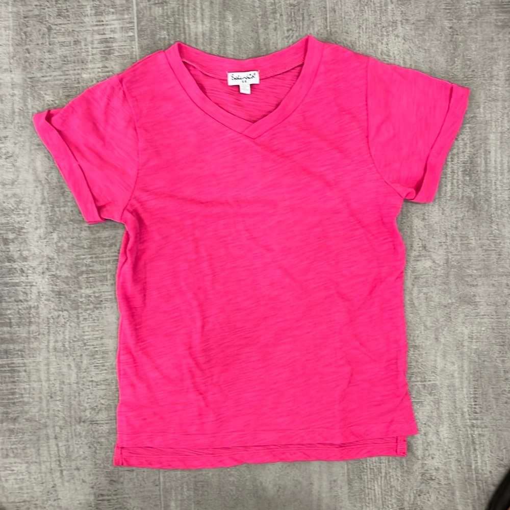 Pink Splendid v-neck tee.